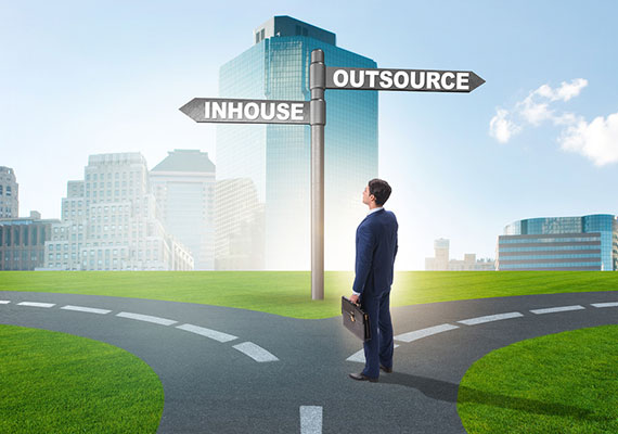 In-house vs Outsourcing: Factors to Consider When Outsourcing Development