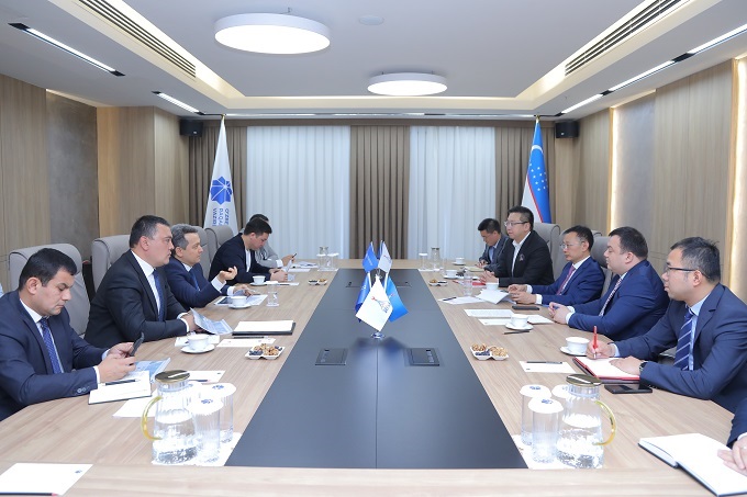 huawei_uzbekistan_minister_digital_technologies_meeting_20240619-3.jpg