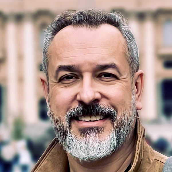 Luciano Lopes Pereira